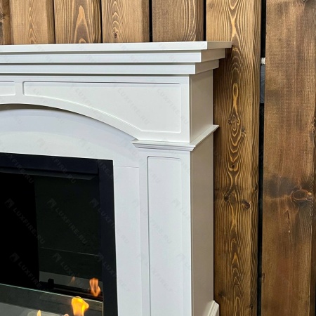 Биокамин Lux Fire с порталом Орел 24, белый по цене 105 907 руб.